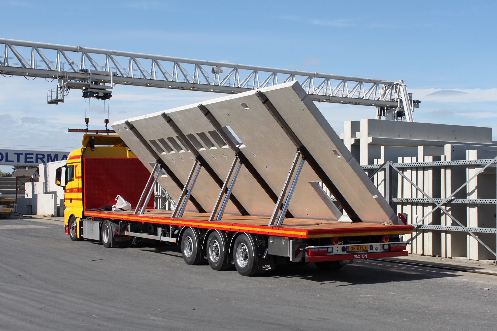 OPEN PACTON TRAILER WITH HYDRAULIC TILT FOR KLOMP TRANSPORT