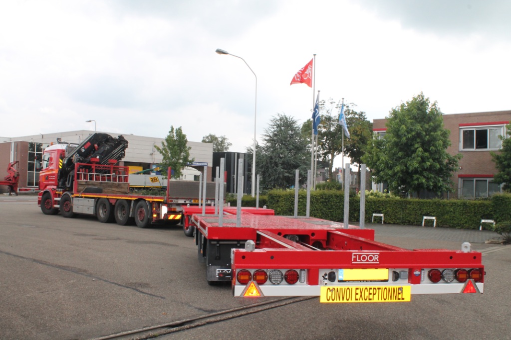 3-axle, extendable FLOOR drawbar trailer for company Hak