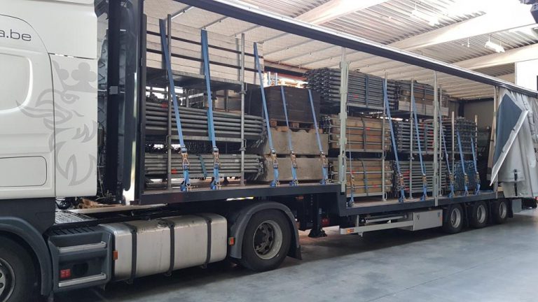 Belgian stage lessor deploys Pacton stepdeck trailer