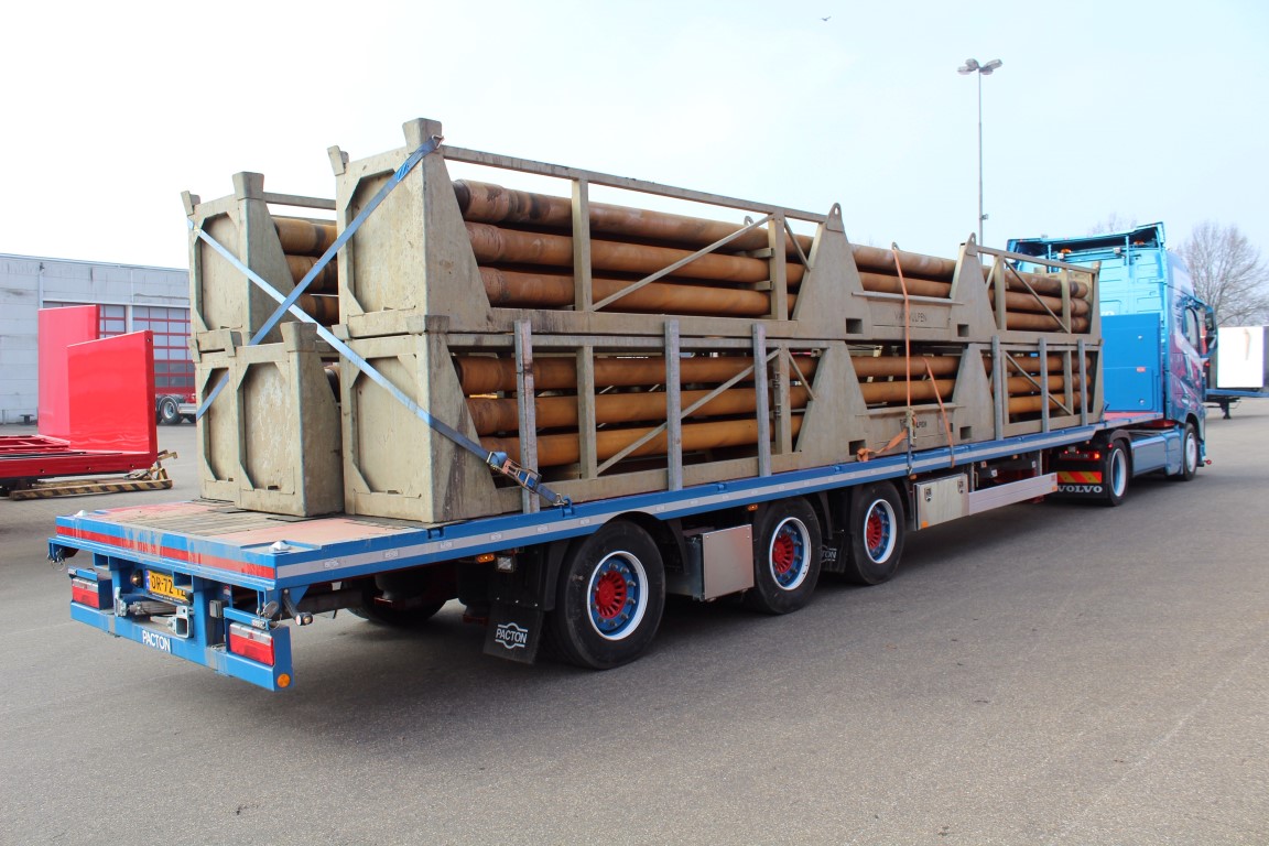 LOW PACTON SEMI-TRAILER OFFERS SPACE TO BLAAUW TRANSPORT FROM BRABANT