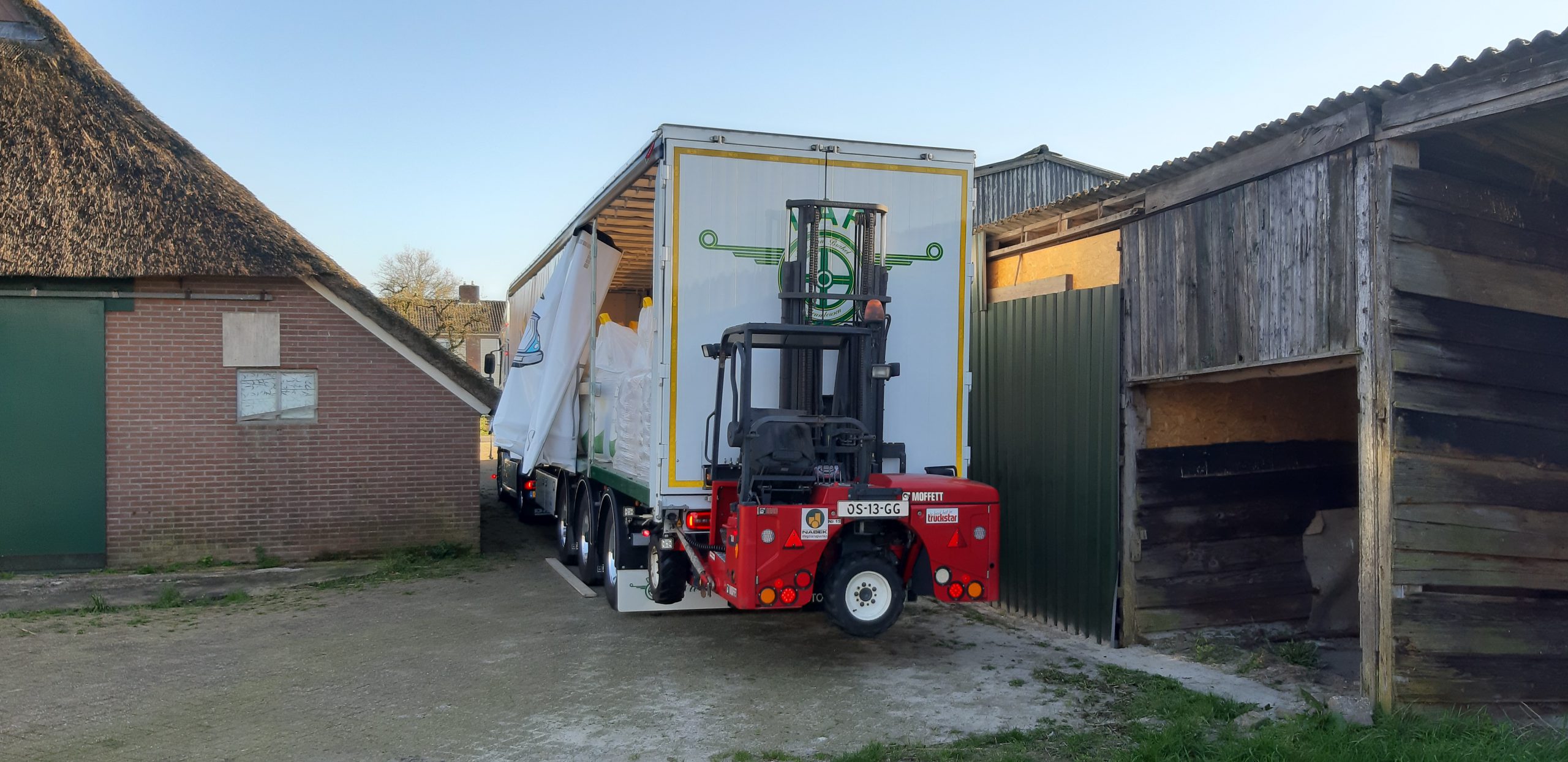 ARJAN VAN BRAKEL DRIVES PHENOMENALY WITH NEW CURTAINSIDER TRAILER.