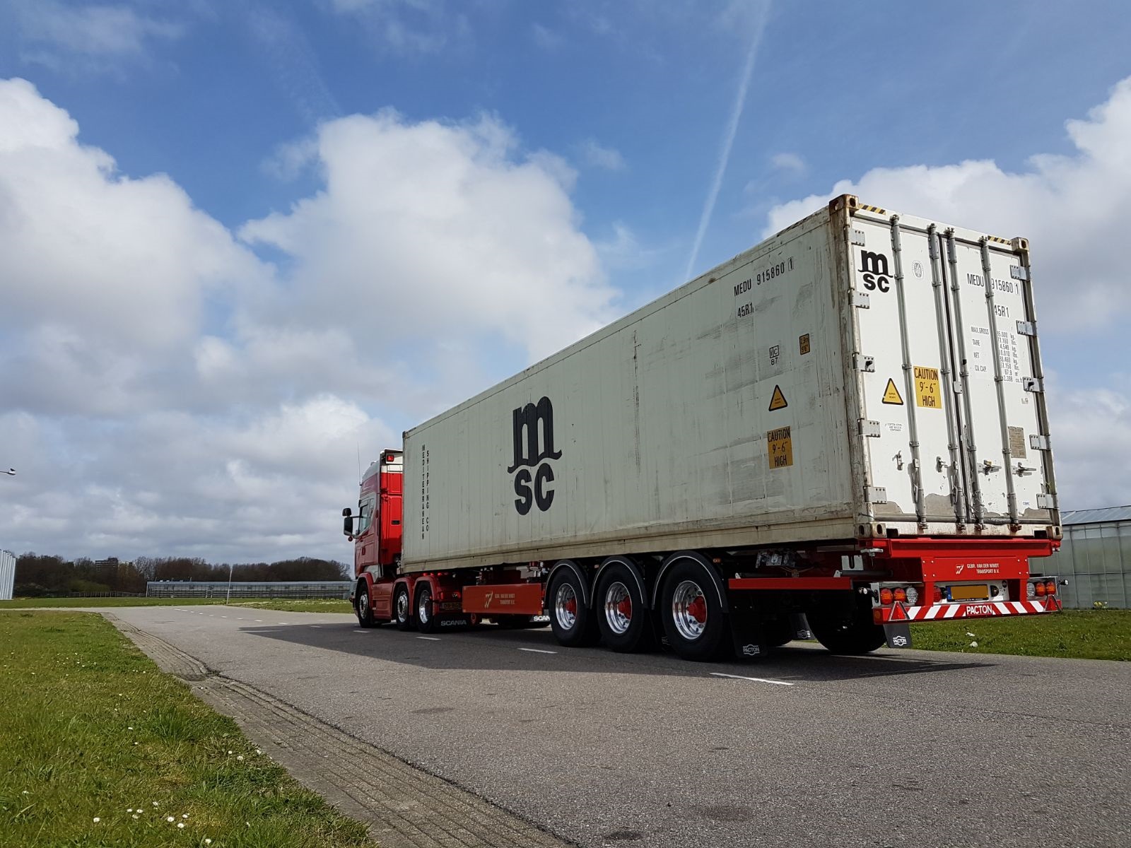 Van der Windt brothers deploy from Pacton, Ommen,  eight new container chassis.