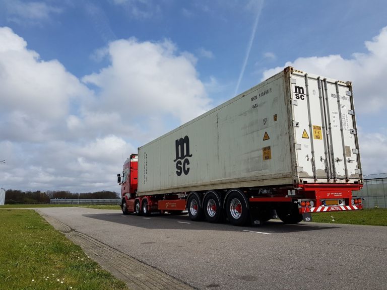 Gebrüder VAN DER WINDT setzt acht neue Pacton Trailer ein.