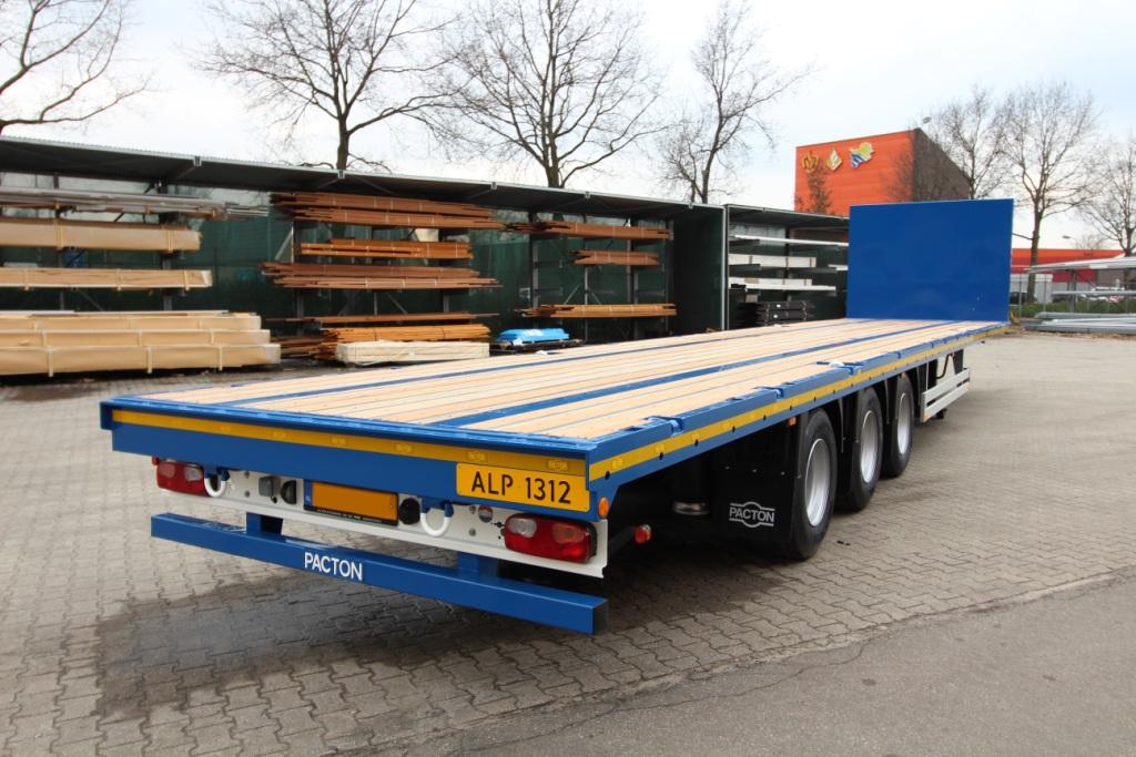 32 Pacton semi trailers for Alphatrans Internationaal BV