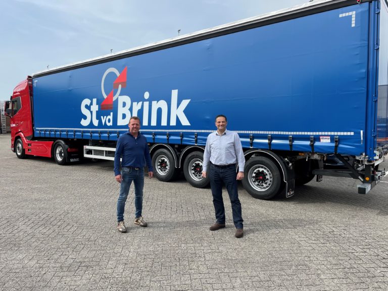 St vd Brink operates more efficient owing to twin loading Platforms of Pacton Curtainsider Trailers